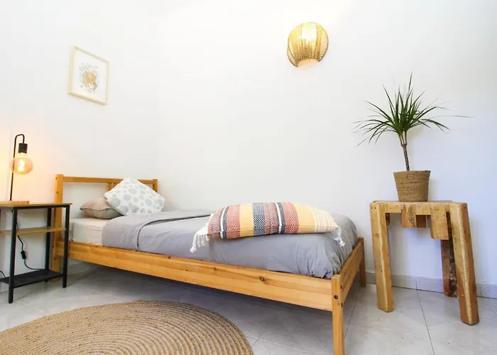 Bura Surfhouse Hostel Lagos